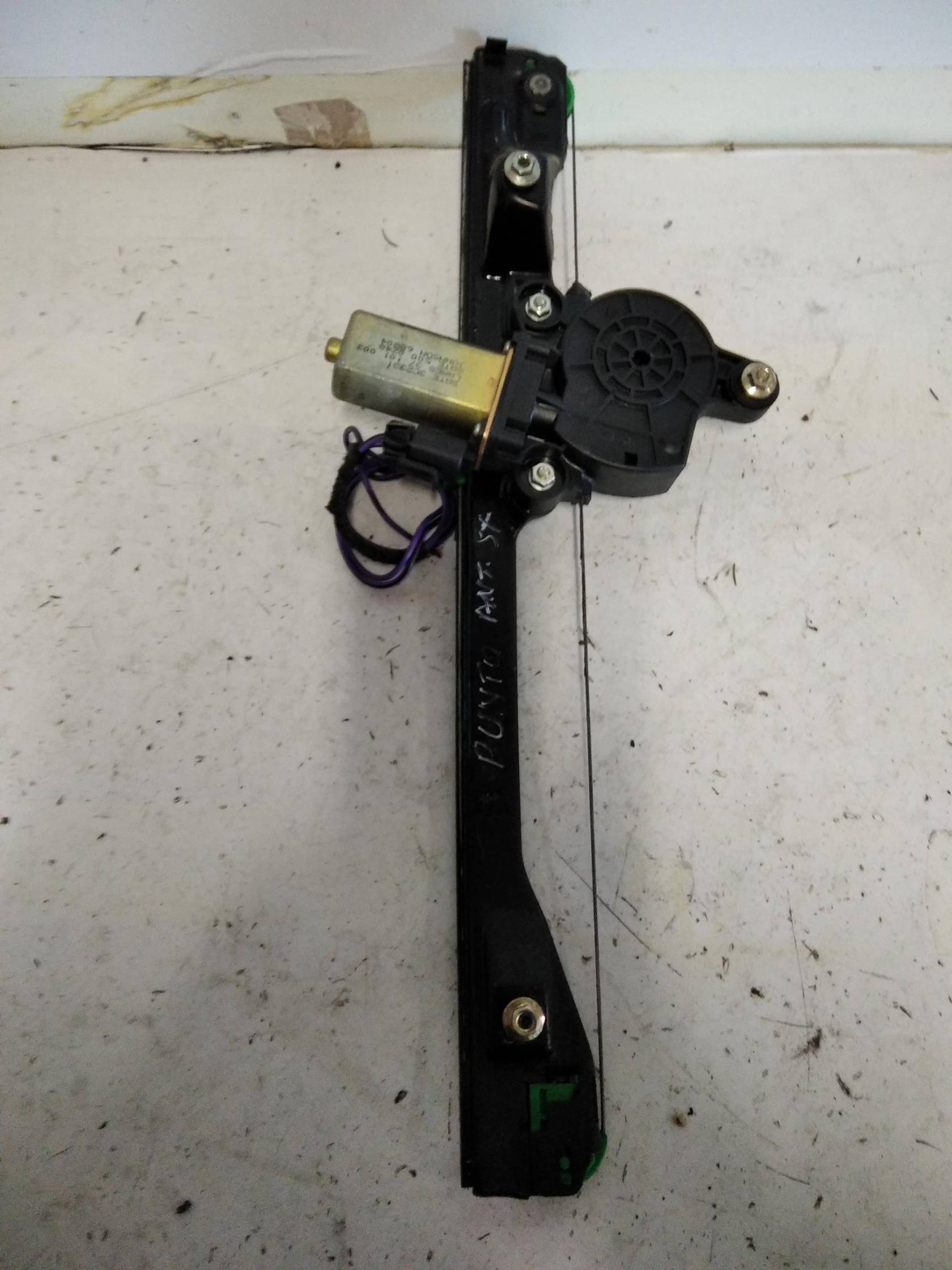 Alzacristallo elettr. porta ant. sx.